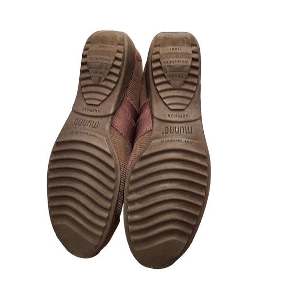 Munro American Bronze Mary Jane Slip-on Shoes, Made in USA, Size 7 - Picture 10 of 13